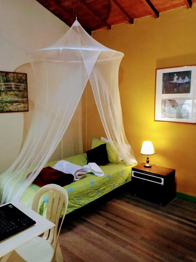 Casa Luna -Estrategica Ubicacion- Medellin