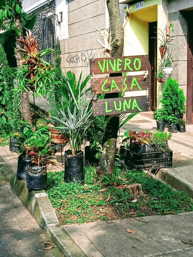 Guest house Casa Luna -Estrategica Ubicacion- Medellin Colombia