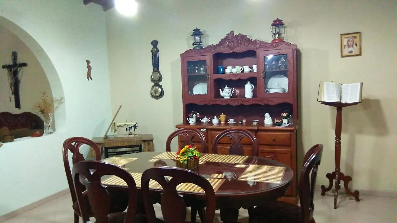 Guest house Casa Luna -Estrategica Ubicacion- Medellin